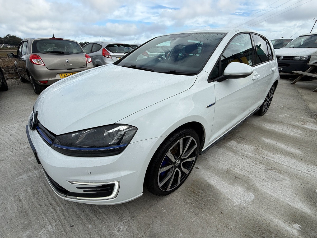 Volkswagen Golf Hatchback