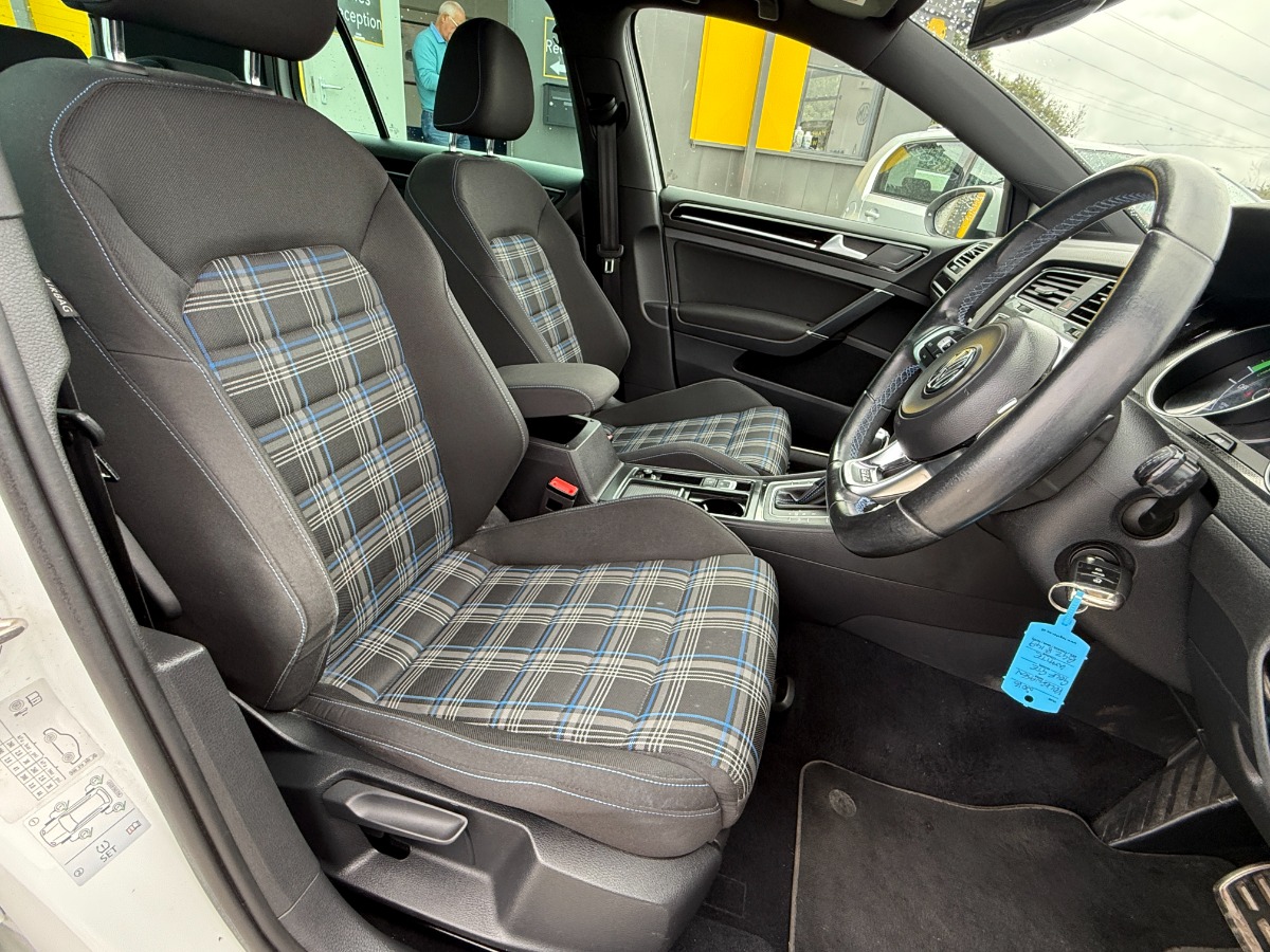 Volkswagen Golf Hatchback