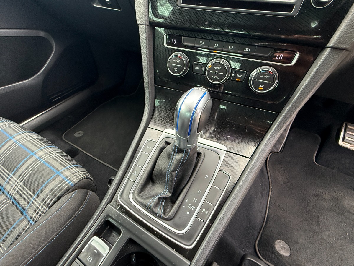 Volkswagen Golf Hatchback