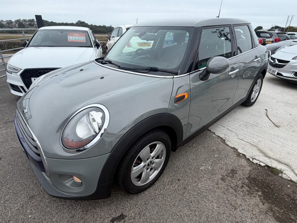 MINI Cooper Hatchback