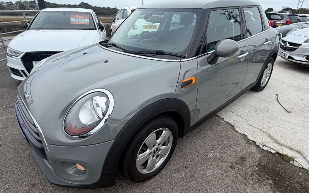 MINI Cooper Hatchback