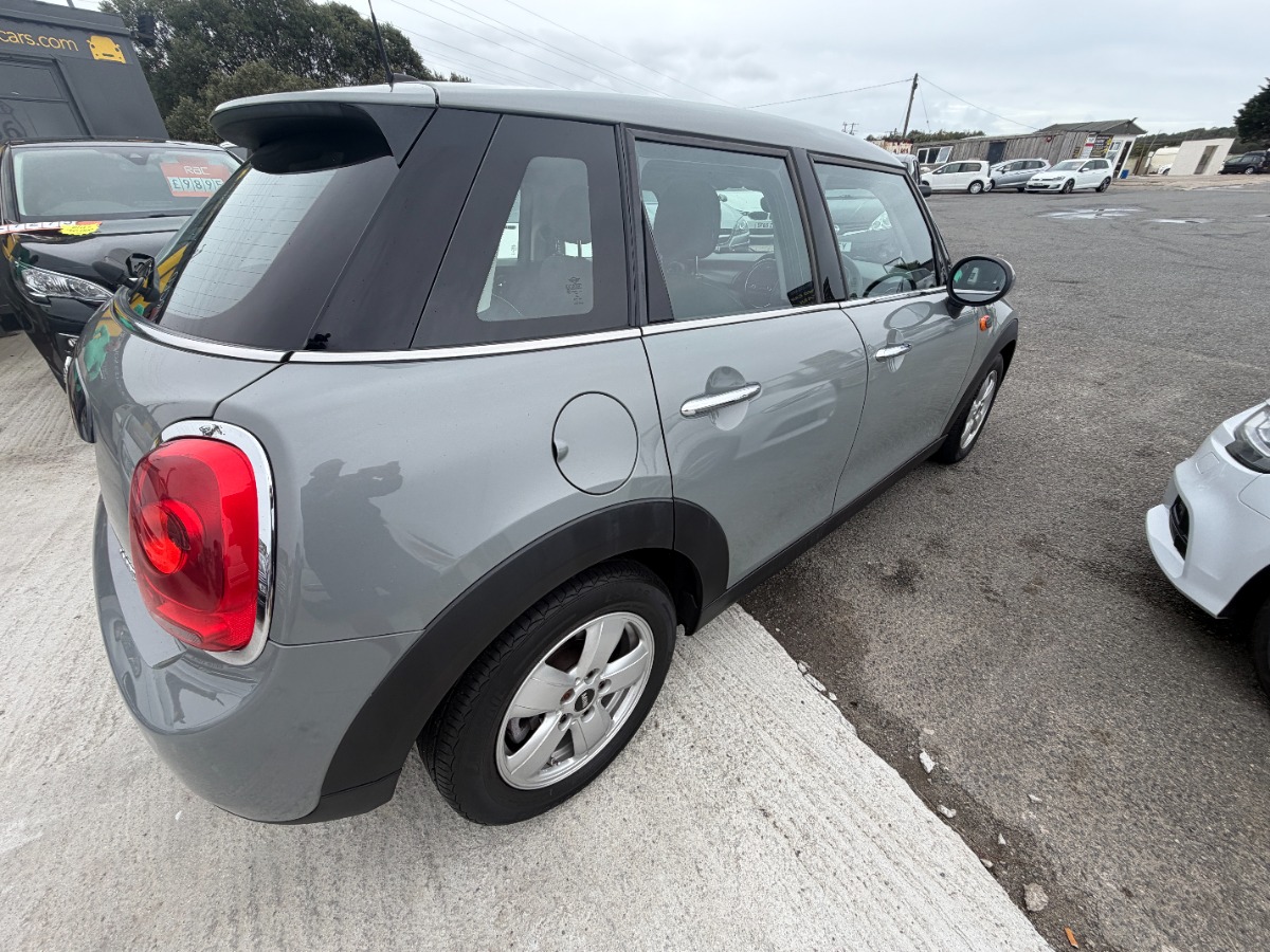 MINI Cooper Hatchback