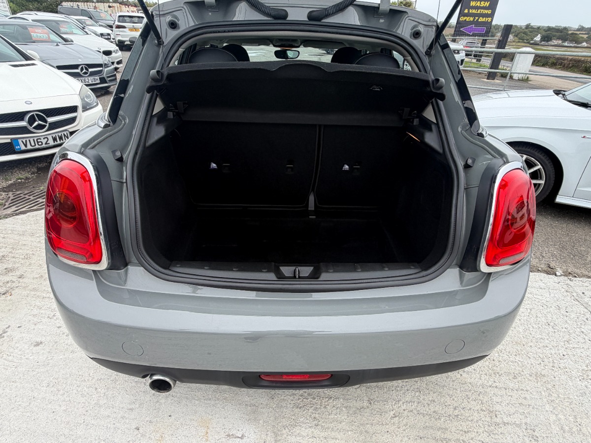 MINI Cooper Hatchback