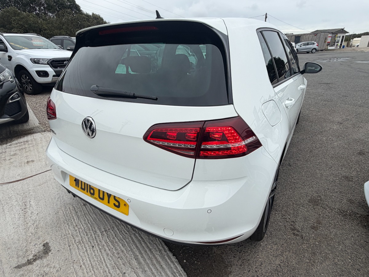 Volkswagen Golf Hatchback
