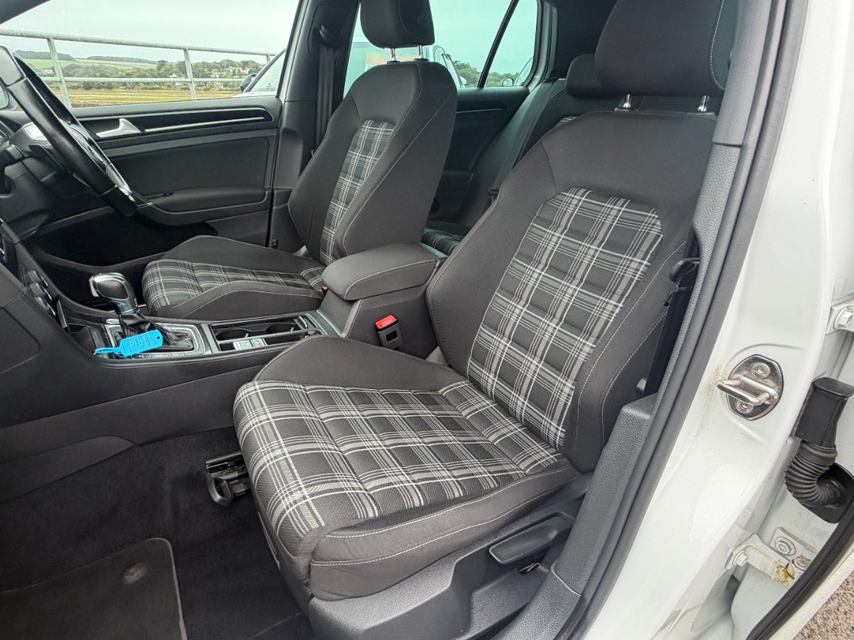 Volkswagen Golf Hatchback