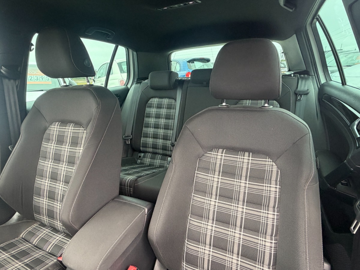 Volkswagen Golf Hatchback