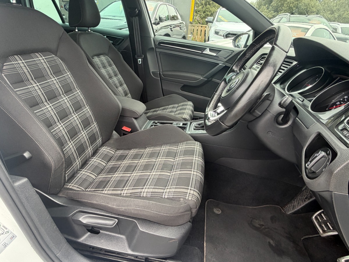Volkswagen Golf Hatchback
