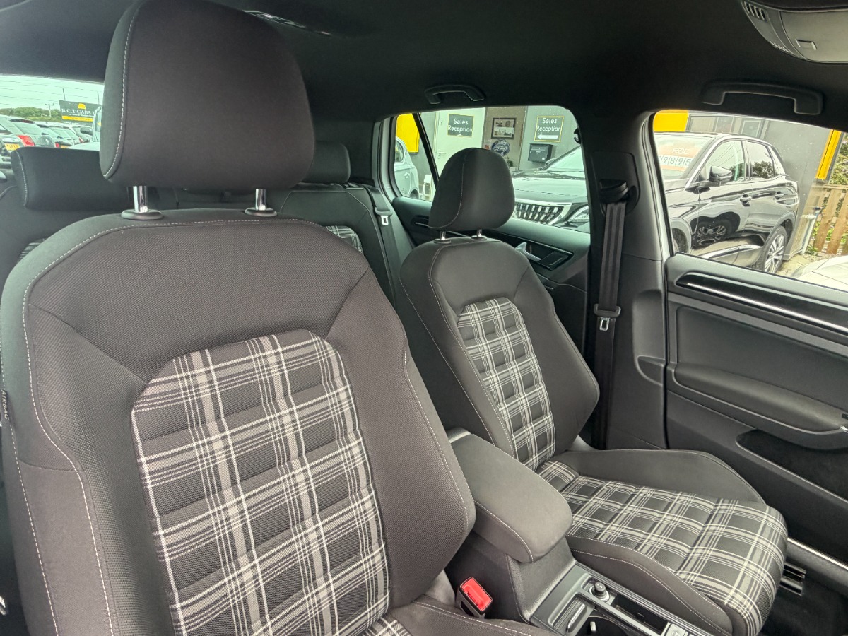 Volkswagen Golf Hatchback