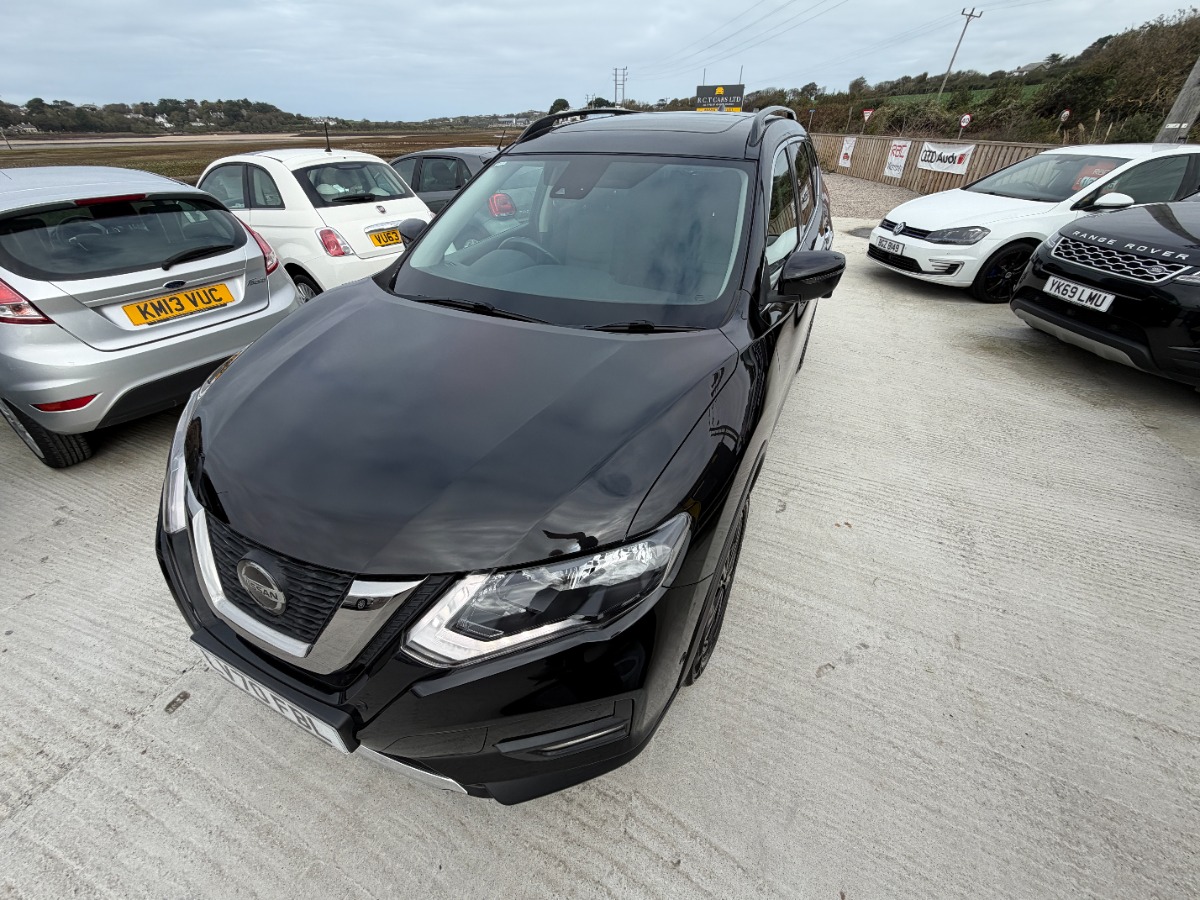 Nissan X-Trail SUV