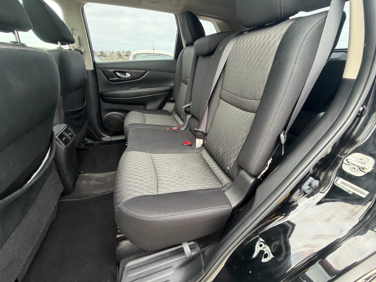 Nissan X-Trail SUV