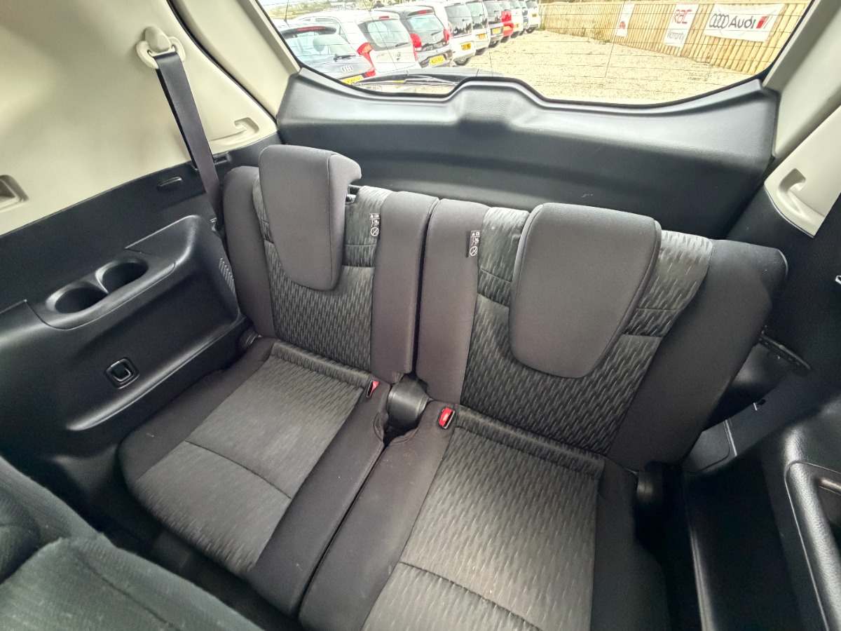 Nissan X-Trail SUV